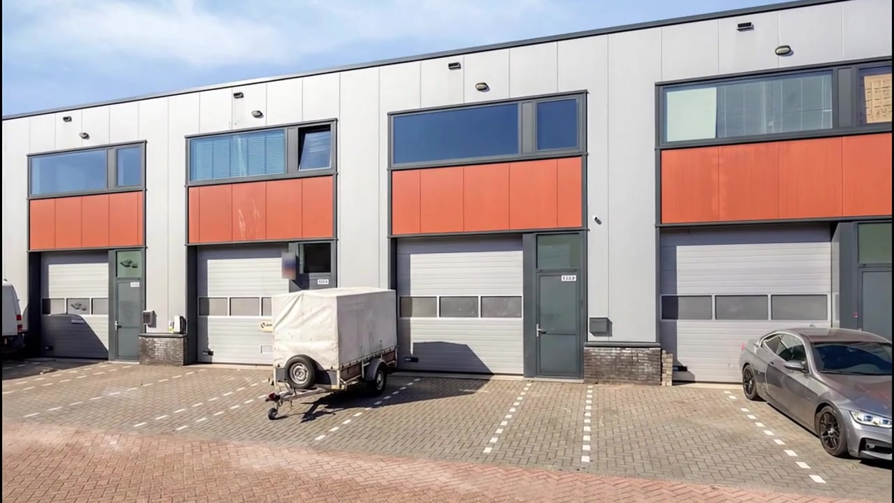 De gevel van de bedrijfsunits op Charloisse Poort
